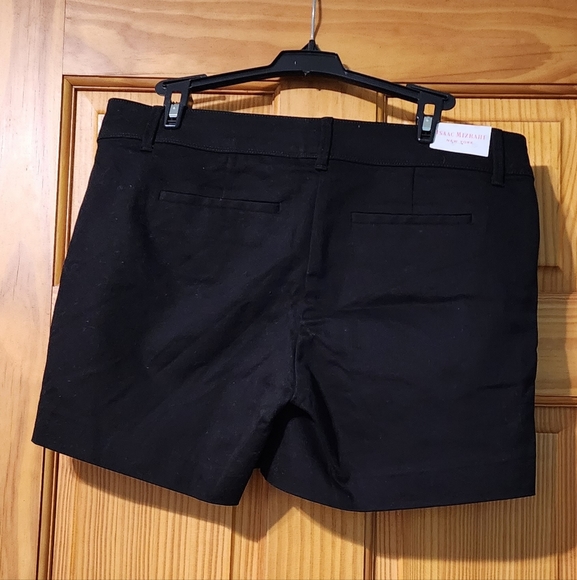 Isaac Mizrahi Shorts Women's Size 6 Black NWT - Picture 2 of 3
